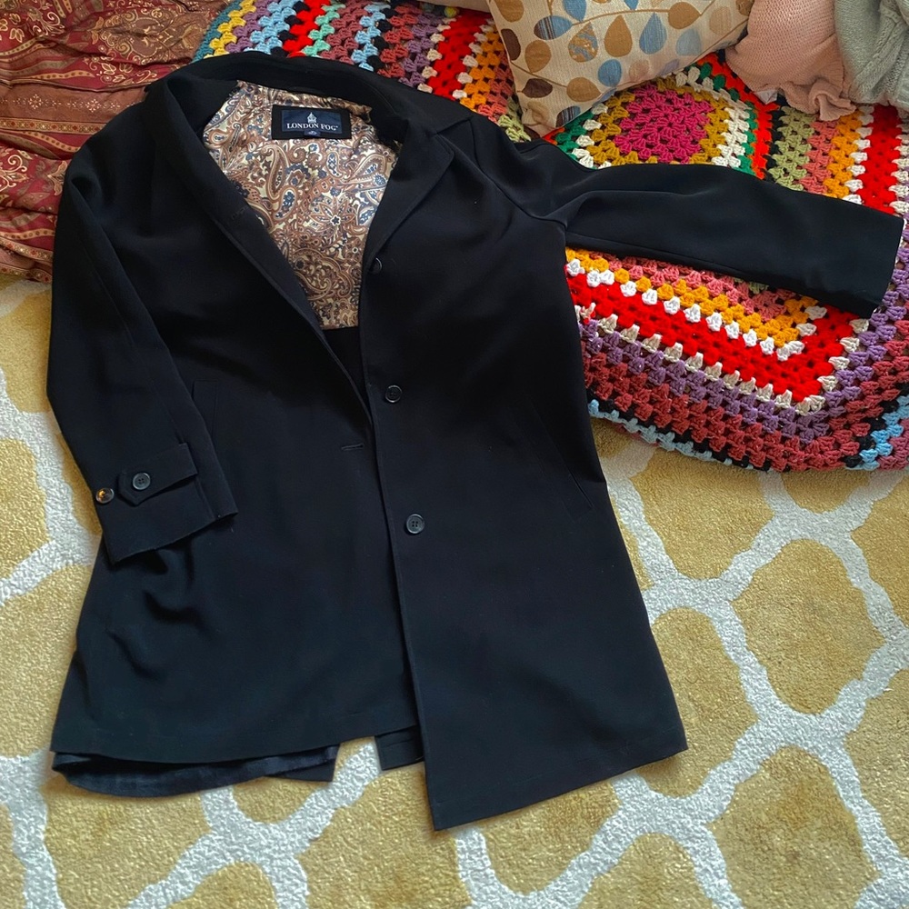 Long black coat 🌻 a classic for your closet!